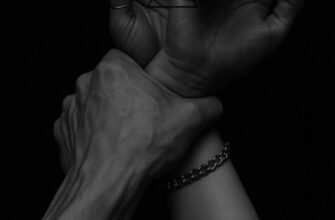 Скачать полную книгу «Треугольники. Я за твоей спиной.» Николина Ким бесплатно в формате fb2(фб2), epub(епаб)